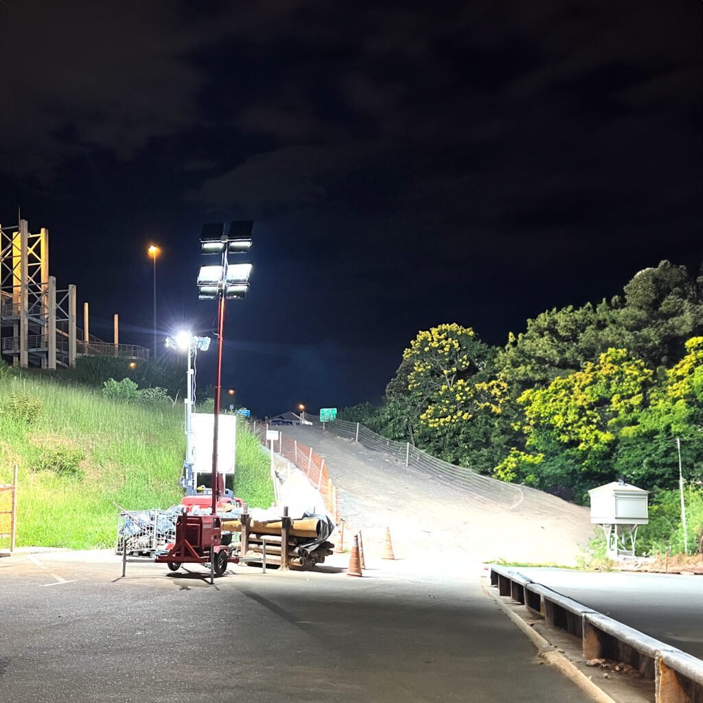 torre de iluminacao led para obra noturna